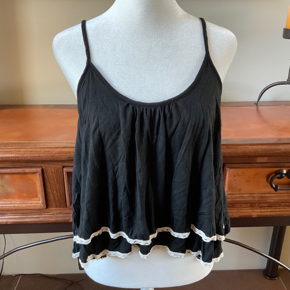 r.2.d. Lightweight Halter with Lace Accent. Black/Cream. Size M
